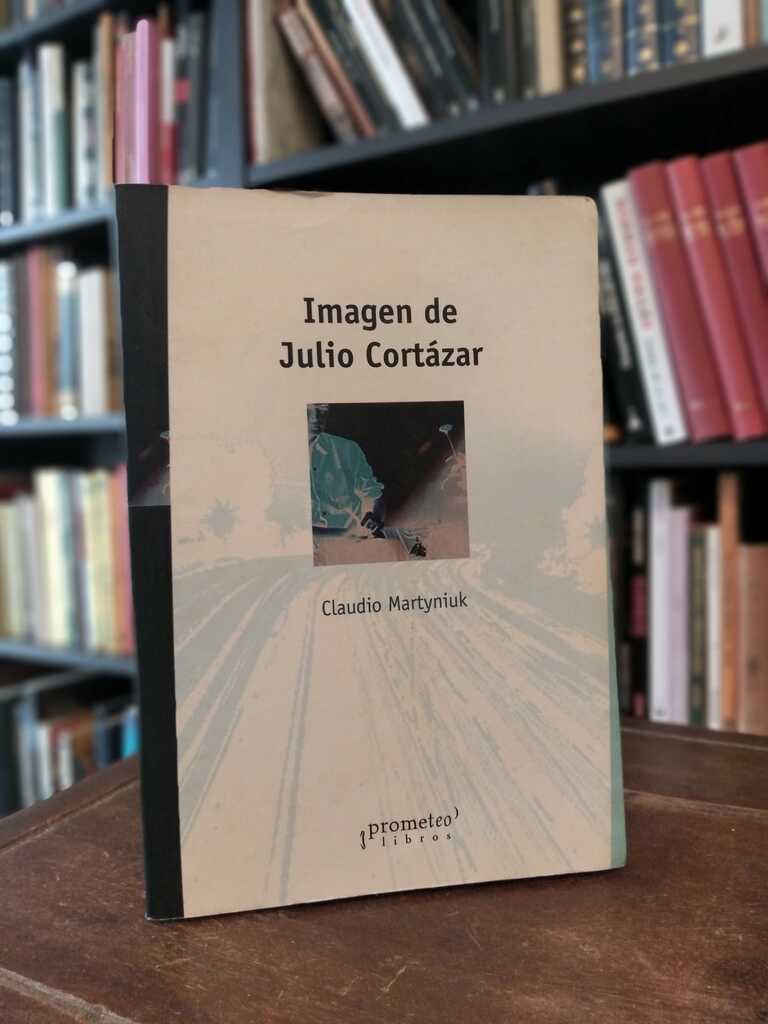 Imagen de Julio Cortázar - Claudio Martyniuk