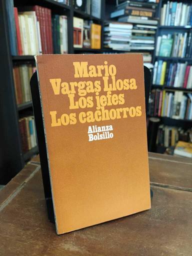 Los jefes · Los cachorros - Mario Vargas Llosa