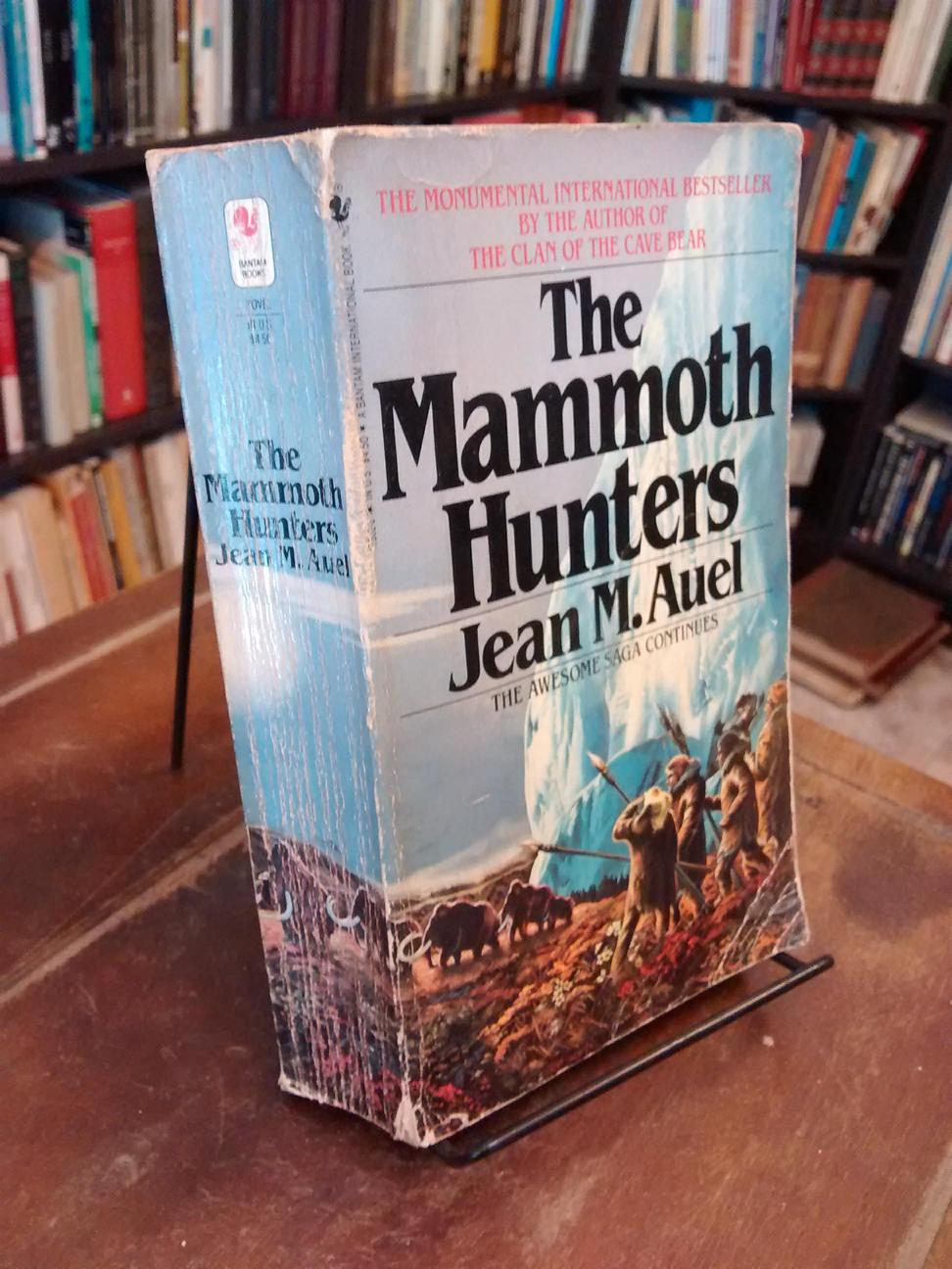 The Mammoth Hunters - Jean Auel
