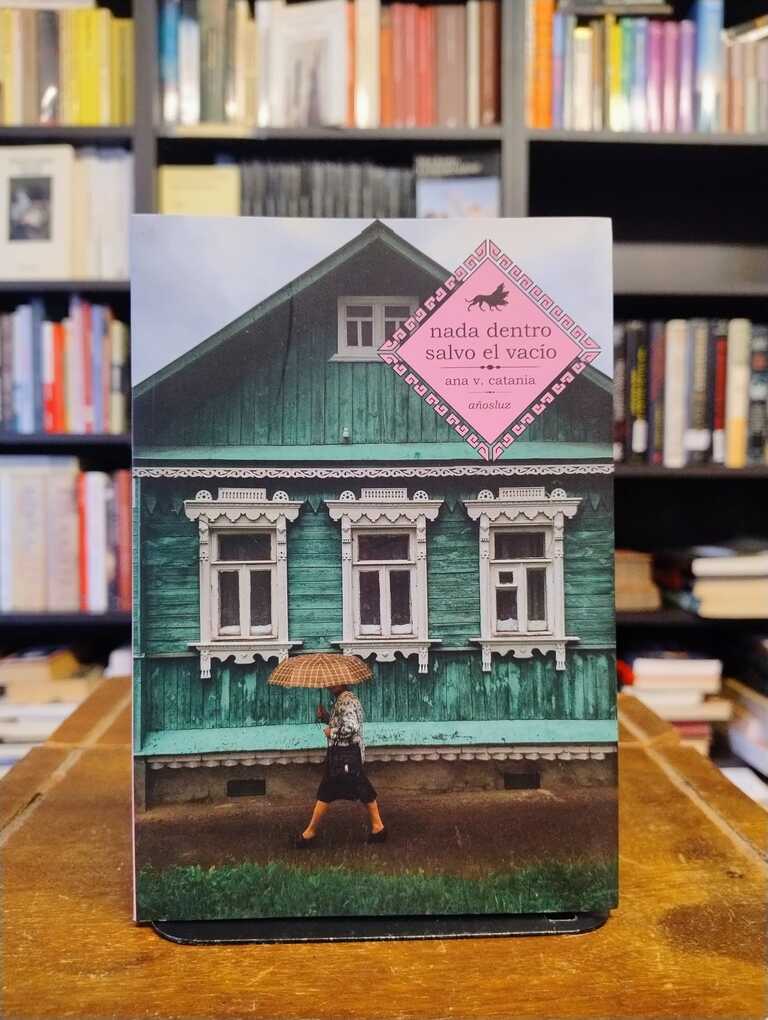 NAda adentro salvo el vacío - Ana Catania