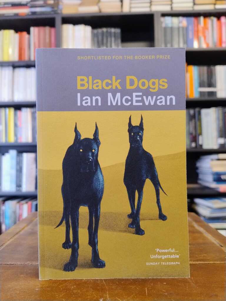 Black Dogs - Ian McEwan